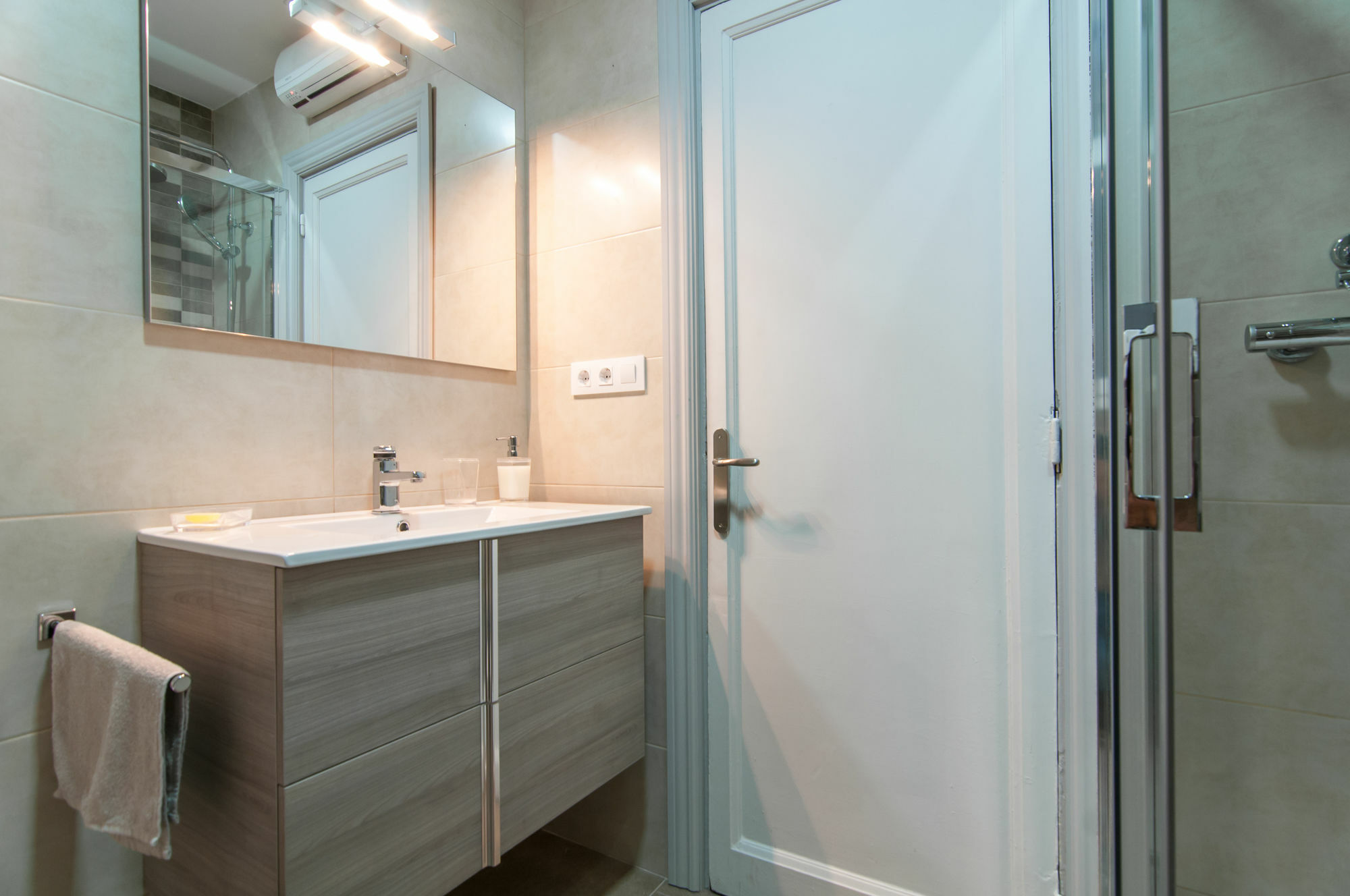 Go Bcn Rossello Apartment *